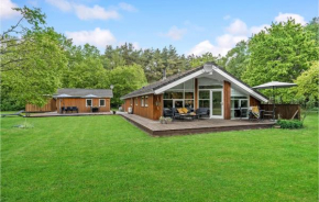 4 Bedroom Cozy Home In Hadsund